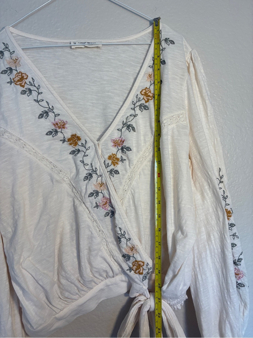 Lucky Brand 100% Cotton Cream Embroidered Floral Pink Orange Green Wrap Top Boho - Picture 9 of 9